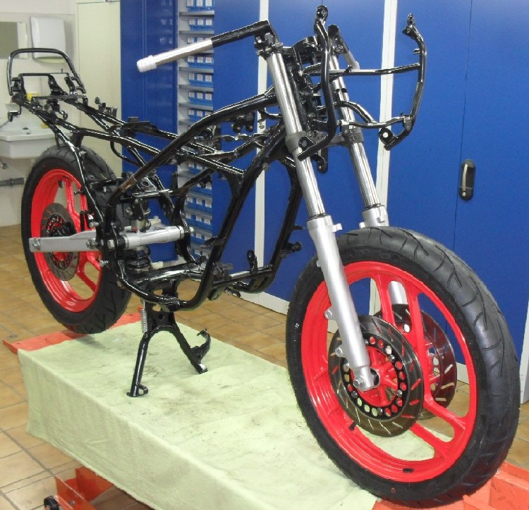 Rolling Chassis gereinigt fertig 04.jpg