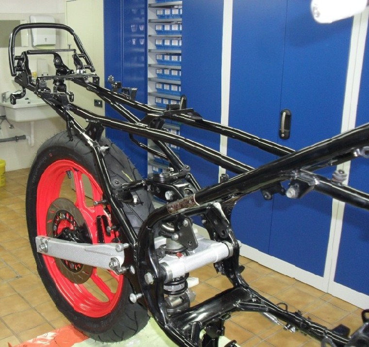 Rolling Chassis hinten gereinigt fertig 001.jpg