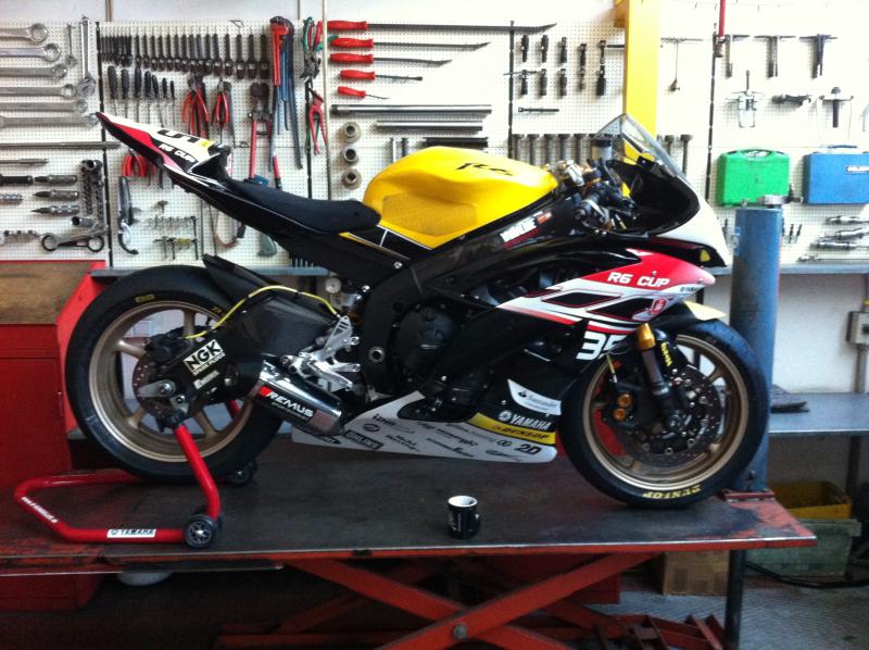 R6-Cup-Maschine