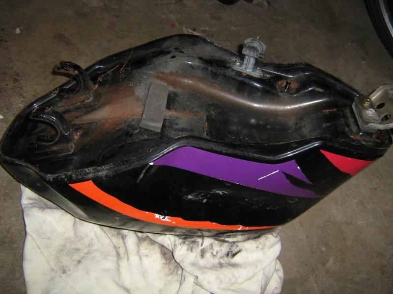 Tank 125 4FL Unterseite