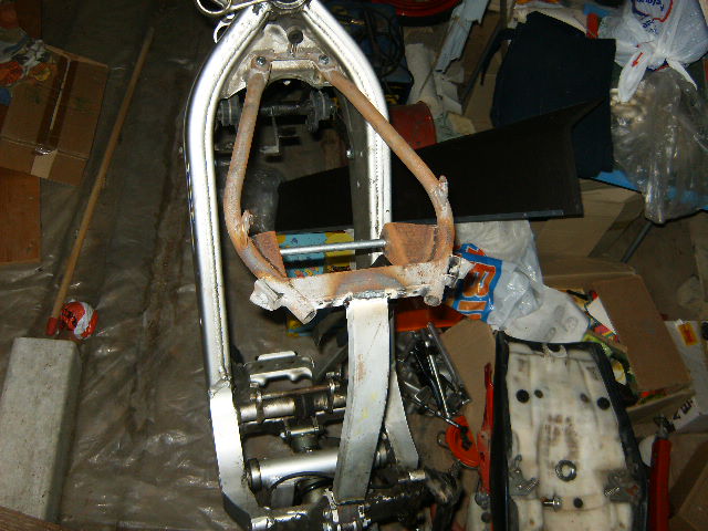 TZR-Rahmen_350er Motor2 002.jpg