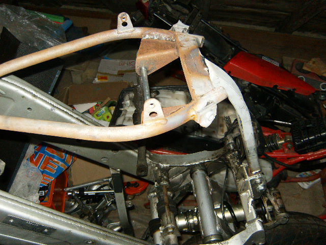 TZR-Rahmen_350er Motor2 003.jpg