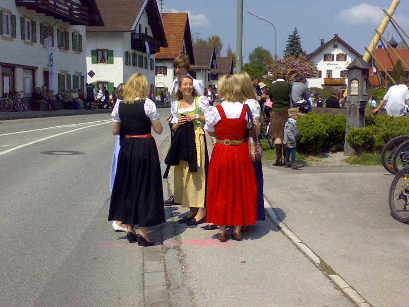 fesche Mädels aus Bayern.JPG