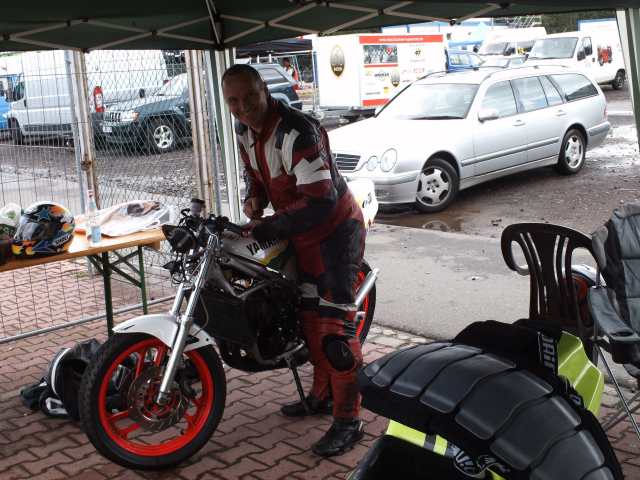 Willi beim Fein-Tuning.jpg