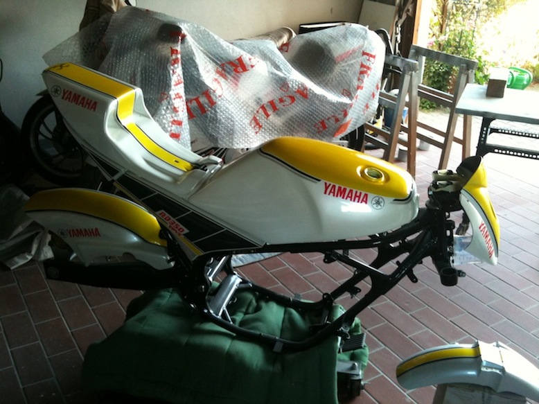 RD 350 mit FZR Schwinge / Höcker Wochner / Front Puig