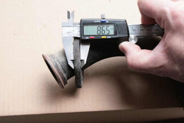Der alte Flansch ist nur ca. 8.6 mm dick. Das sind 3 mm weniger als die Modelle ab 1981 hatten.