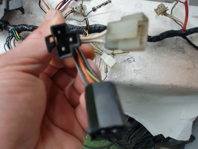 Das sind die Stecker an der CDI