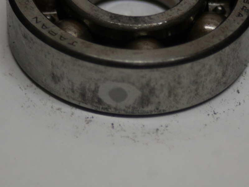 Interessant ist, dass hier anscheinend ein Loch verschlossen und sauber abgeschliffen wurde. Hier handelt es sich um ein HIC Lager