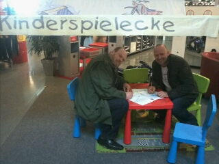 So tour is klar .....Du scjwuler Torsten .....nimm die Kamera weg