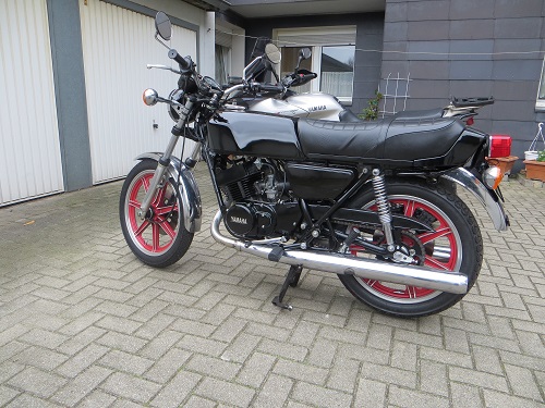 meine RD250fertig2klein.jpg